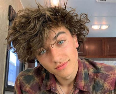 gavin casalegno born|Gavin Casalegno Height, Age, Girlfriend, Wife, Family,。